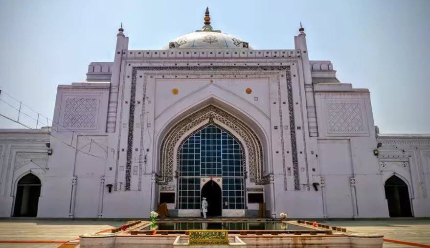 Jama Masjid Shamsi, Budaun, Uttar Pradesh - Vushii.com Jama Masjid Shamsi, Budaun, Uttar Pradesh - Vushii.com